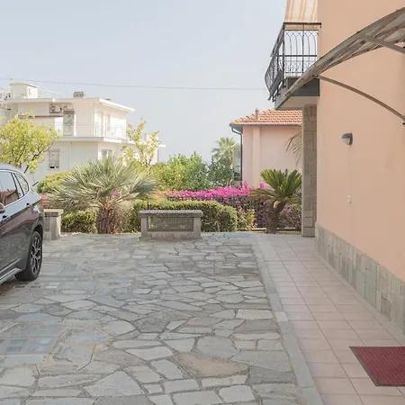 Sea Garden Tre Ponti Prestige 4 Beds Private Parking Prázdninový dům Sanremo